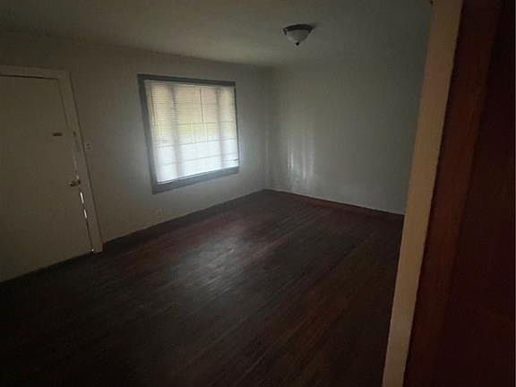 3rd image of 256 12th Ave