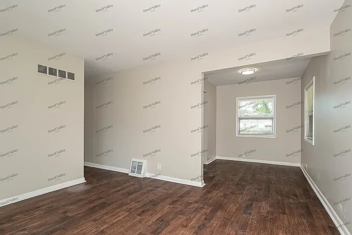 3 bed, 2.0 bath, 960 sqft, $1,995 — Photo 4