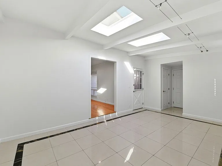1559 Chambers Dr — Photo 14