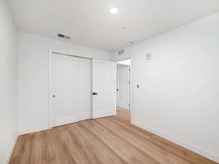 Georgia Flats — Photo 19