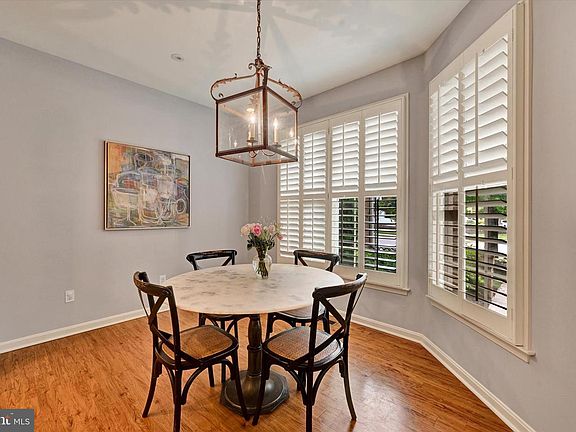 3rd image of 1826 Courtyard Cir #1826