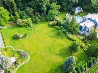 69 Devon Rd, Essex Fells, NJ 07021