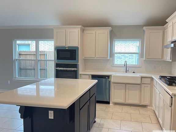 3rd image of 2373 Grove Ln