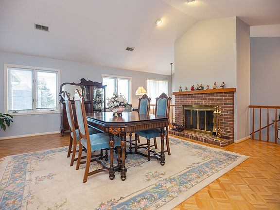 3rd image of 1617 Courtland Dr