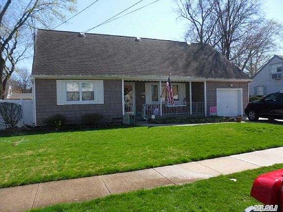 2nd image of 624 Robin Ct