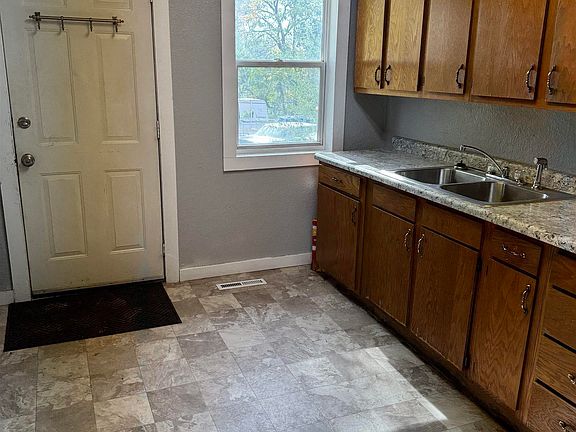5th image of 1322 S Alice St