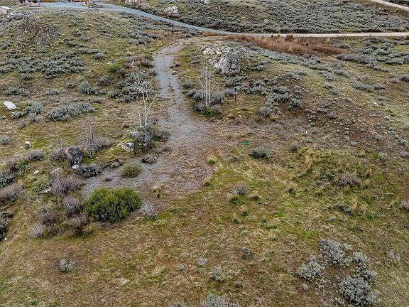 4th image of 215 Plata Road