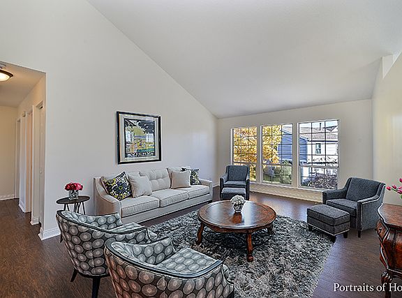 4th image of 3555 Fairfax Ct W