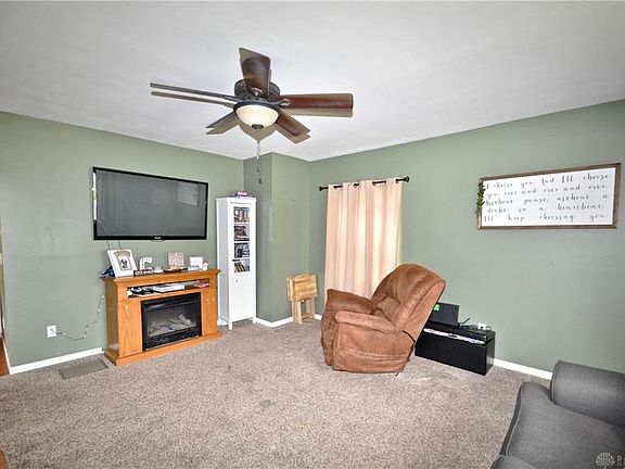 4th image of 707 N Broadway St