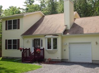 315 Scotch Pine Dr, Pocono Summit, PA