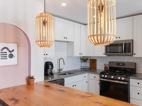 4th image of 1331 N Randolph St #11