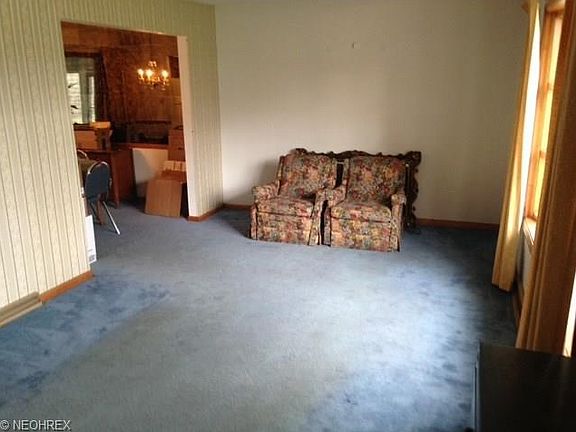 3rd image of 1733 Lancaster Dr