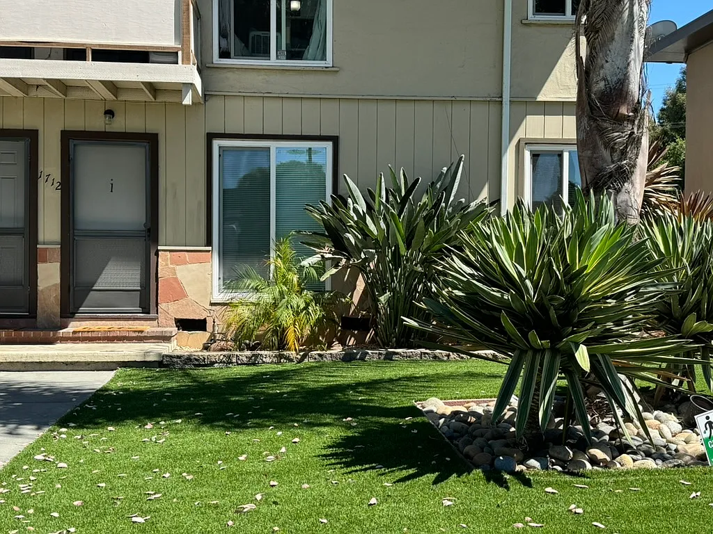 2 bed, 750 sqft, $2,650 — Photo 2