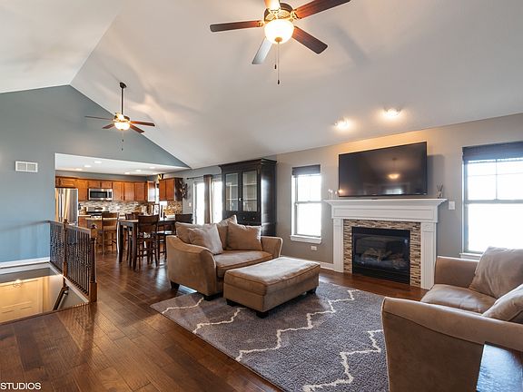 5th image of 470 Eagles Landing Dr