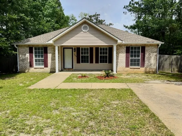 1204 Dorothy St, Ocean Springs, MS 39564