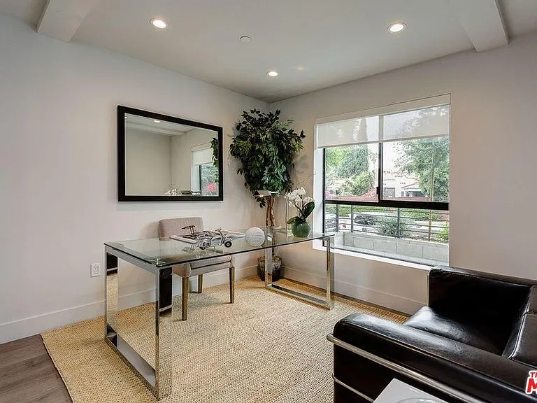 1306 N Orange Dr — Photo 7