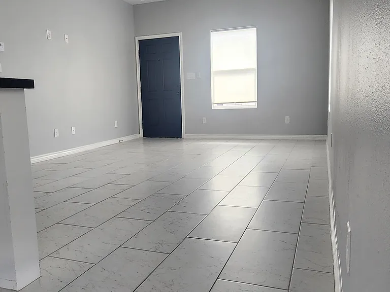 5809 Ozark Ave #4 — Photo 10