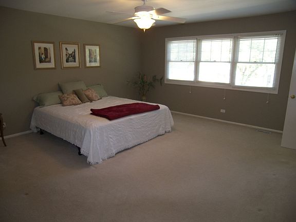 4th image of 7 E Canterbury Dr