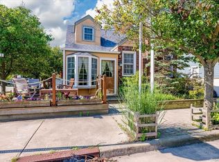 12 Beech St, Point Lookout, NY 11569