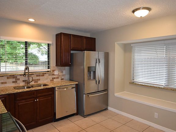 2nd image of 624 Holbrook Cir