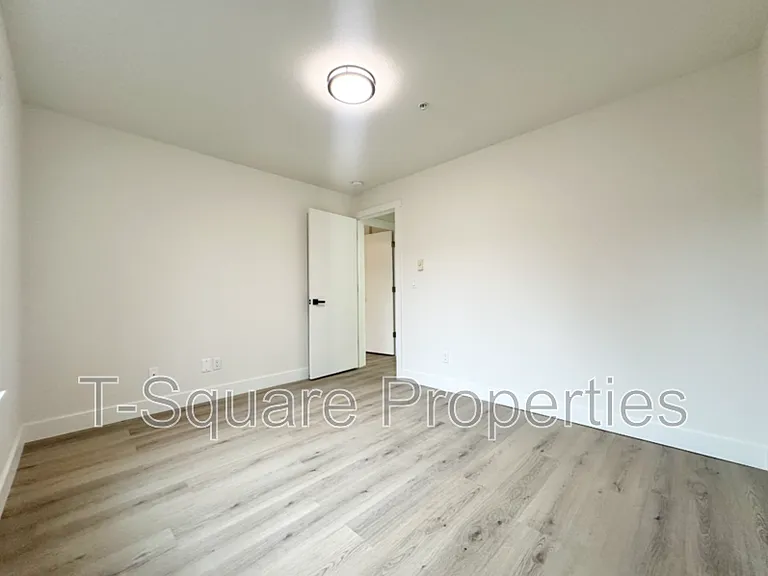 7041 S 116th Pl #206 — Photo 4