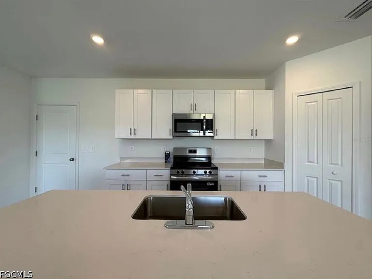 11812 Cloverly Ln — Photo 6