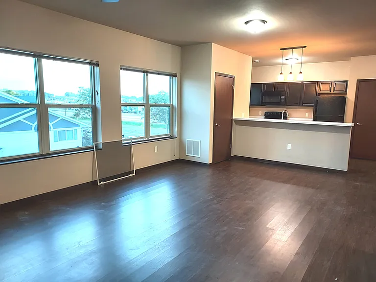 700 Nygaard St #7 — Photo 22