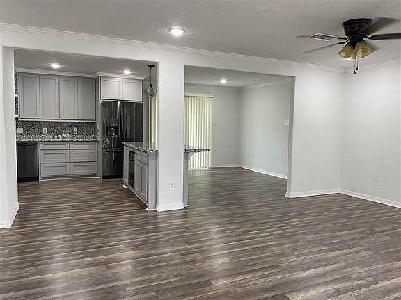 3rd image of 8780 Cedar Dr