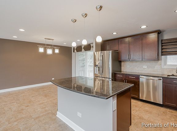 4th image of 170 Cambridge Ln