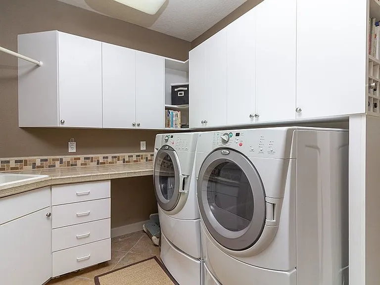 260 W Oakhampton Dr — Photo 5