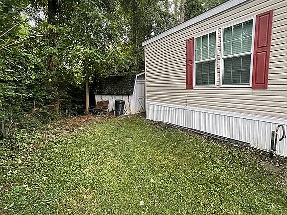 3rd image of 175 Lawrence Ln
