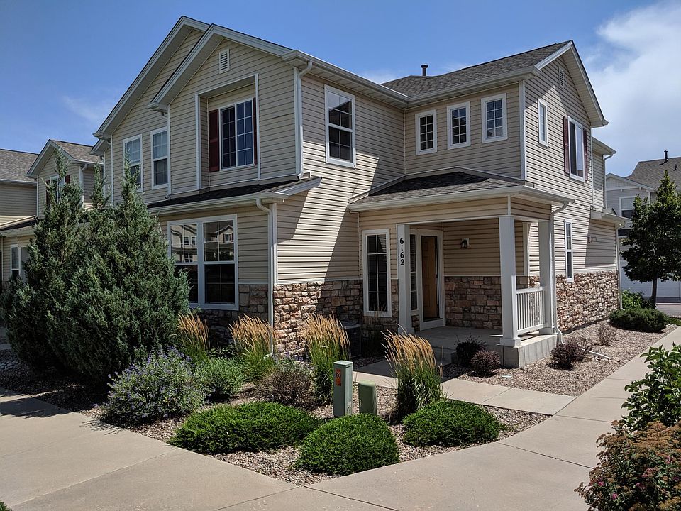 Exterior - end unit!
