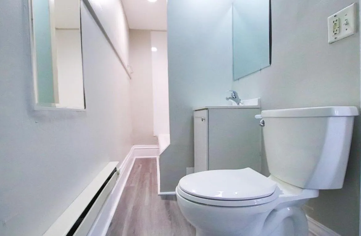 658 Lawson Ave E — Photo 3