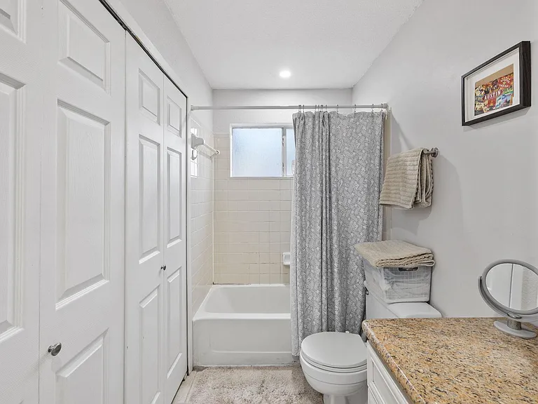 1015 E Yager Ln #115 — Photo 18