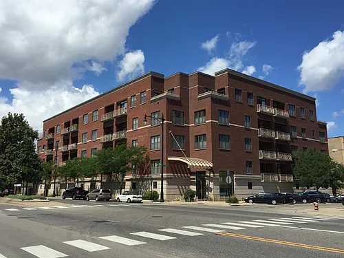 3300 W Irving Park Rd #I2 Photo 1