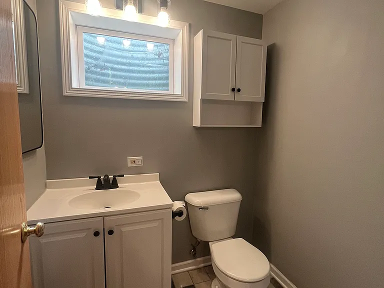 10304 Wilmette Ave — Photo 20