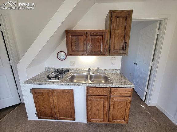 5th image of 1933 Hinsdale Dr