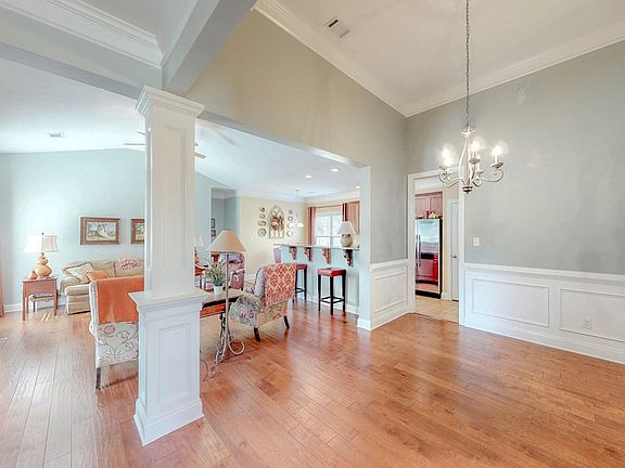 2nd image of 122 Sierra Dr