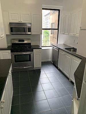 4th image of 2586 Broadway #3B
