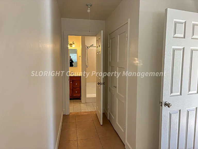 724 23rd St #C — Photo 7