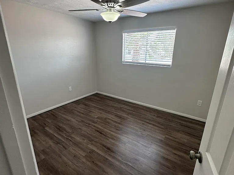 1050 W Romo Jones St — Photo 16