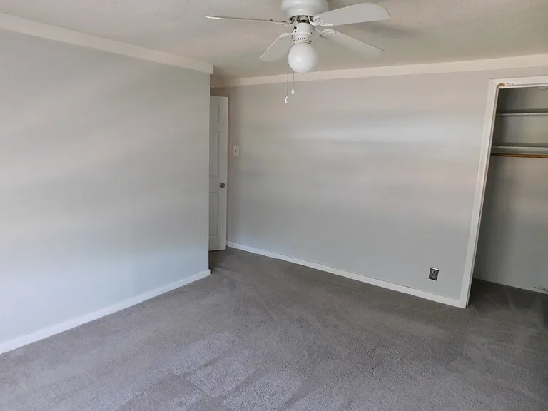23546 Glenbrook Ave — Photo 10