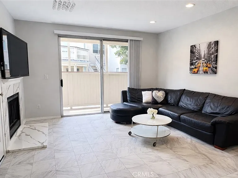 2456 Pleasant Way #A — Photo 4
