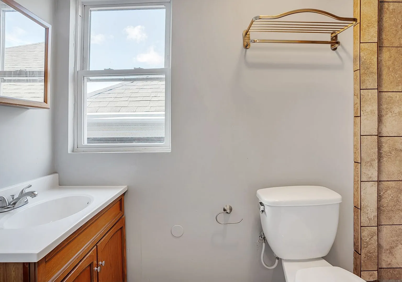 Spacious Two Bed Available July 10th! Central Air, Dishwasher, Laundry, Off Street Parking! — Photo 2