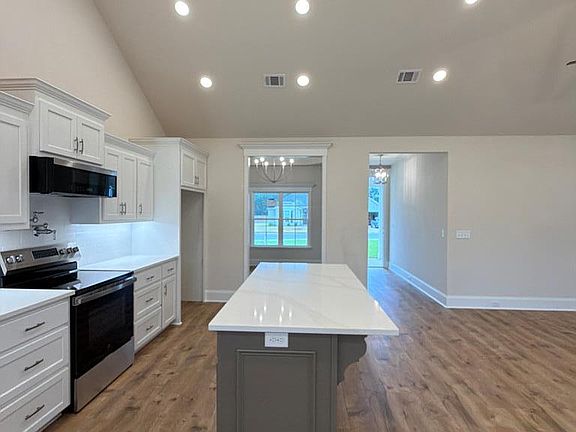 4th image of 310 McNeal Heritage Cir