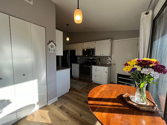 4th image of 115 Olesen Dr APT 3I