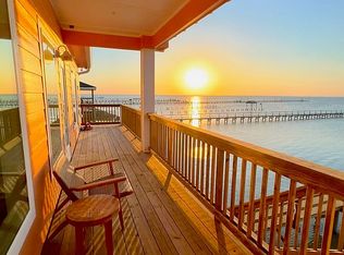 124 Ridge Harbor Dr, Rockport, TX 78382