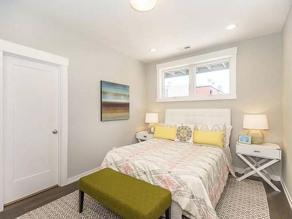 3rd image of 2531 W Congress Pkwy #2
