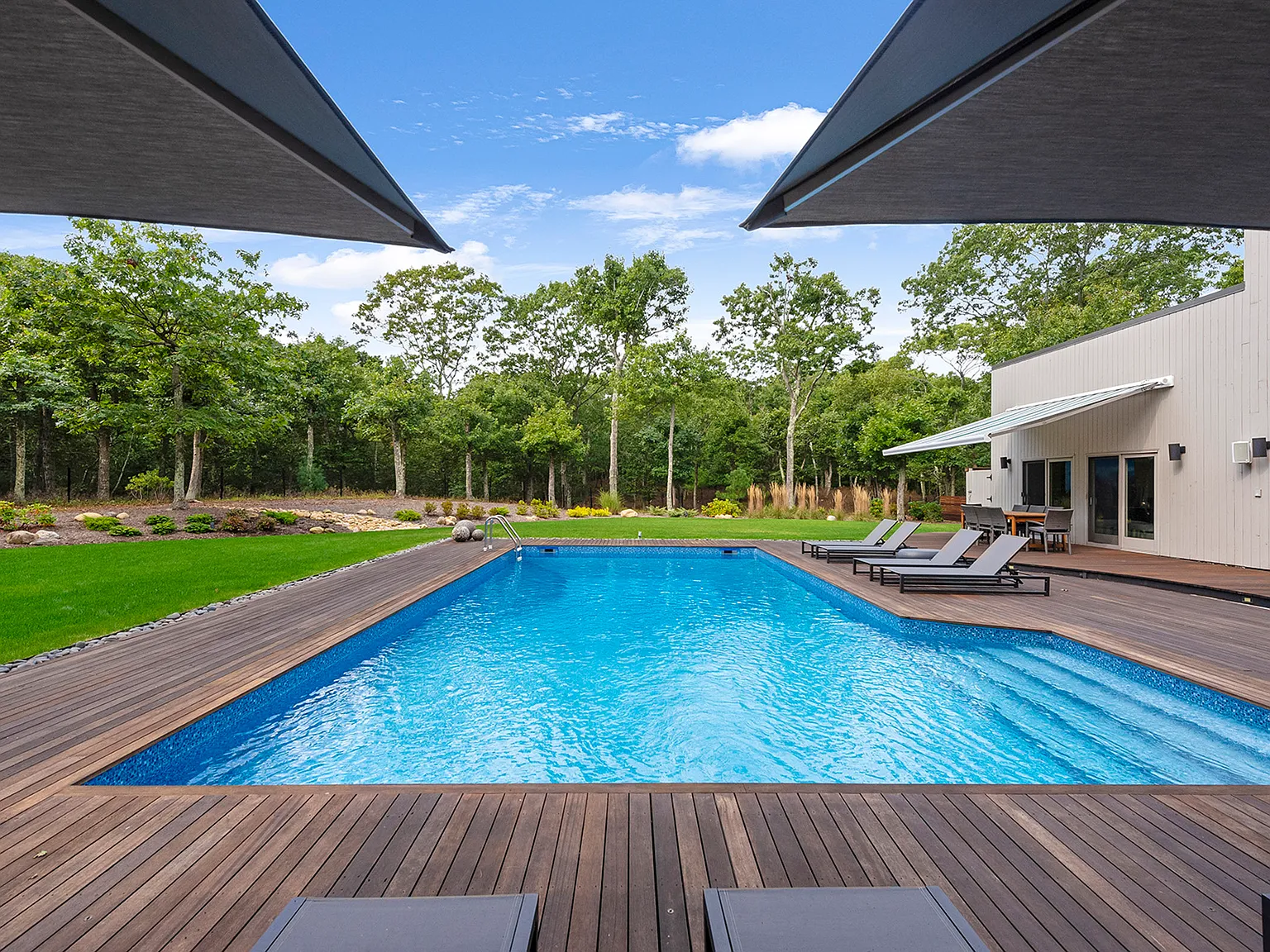 Modern Hamptons Escape in the Northwest Woods — Photo 1