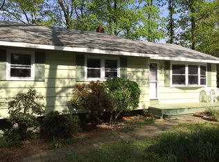 15 Sycamore Rd, Bloomingdale, NJ 07403